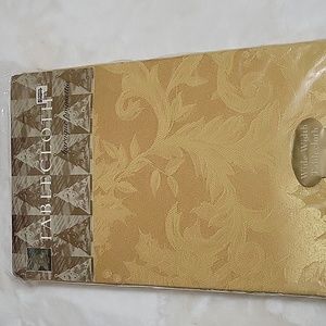 Baroque Gold Poinsettia 70" x 104" Tablecloth Cotton Polyesyer